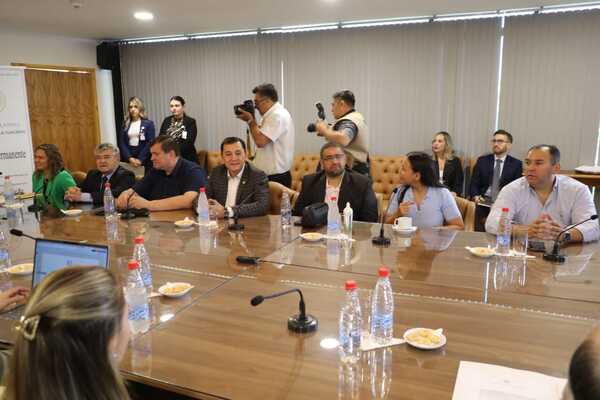 Senador Líder Amarilla propone poner un techo al monto de las jubilaciones