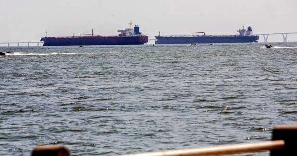 La Nación / Tensión internacional en costa de Venezuela: Rusia envía submarino para escoltar petrolero que EE. UU. intenta incautar