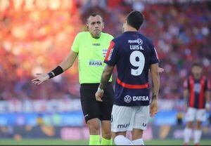 Popular / "Los jugadores cuando ingresan al área, son de papel"