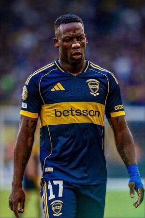 Luis Advíncula rescinde con Boca Juniors y podría regresar a Perú - Fútbol Internacional - ABC Color