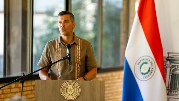 Peña se jacta de su “coraje” para promulgar leyes pese a críticas de sectores