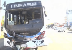 Choque de buses en Loma Pytã deja 19 personas heridas