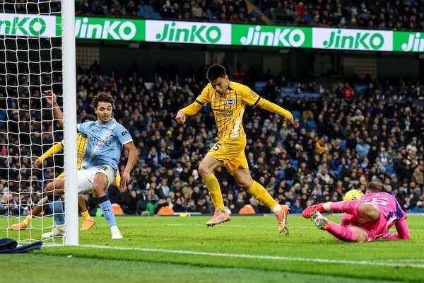 El Brighton de Diego Gómez se lleva un punto de su visita al Etihad Stadium - Fútbol de la Premier League - ABC Color