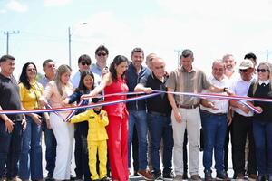 Santiago Peña inaugura renovada ruta entre Remanso y Falcón | Unicanal