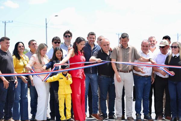 Santiago Peña inaugura renovada ruta entre Remanso y Falcón | Unicanal