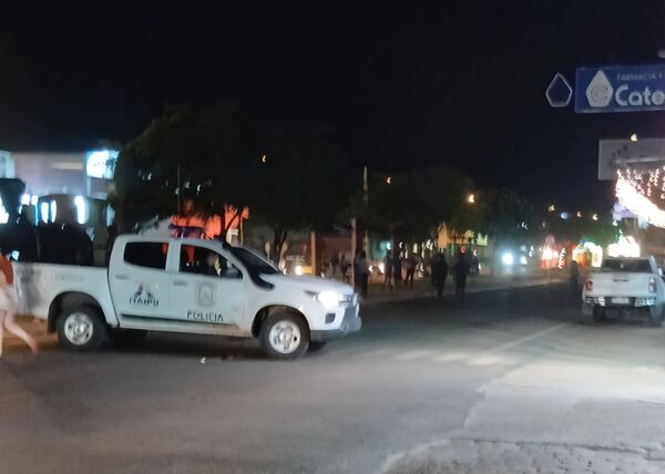 Susto en la Avda. Pinedo: cables de la ANDE ardieron en llamas frente a un banco - Concepción al Día