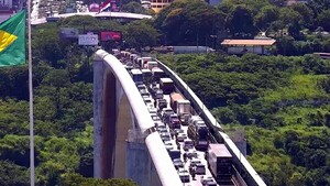 Conductores paraguayos encabezan lista de infractores de tránsito en Foz