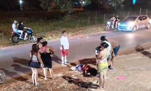 Enfermera quiso ayudar y una turba la reventó a golpes •