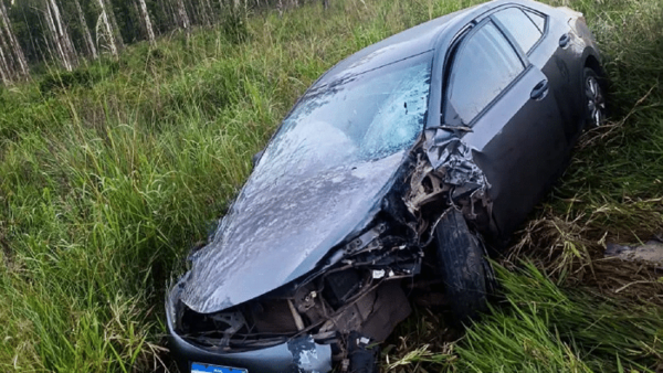 Militar que conducía una motocicleta muere al chocar contra un automóvil - Noticiero Paraguay