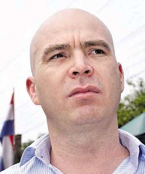 Intendente de Yaguarón anuncia precandidatura presidencial por el PLRA - Política - ABC Color