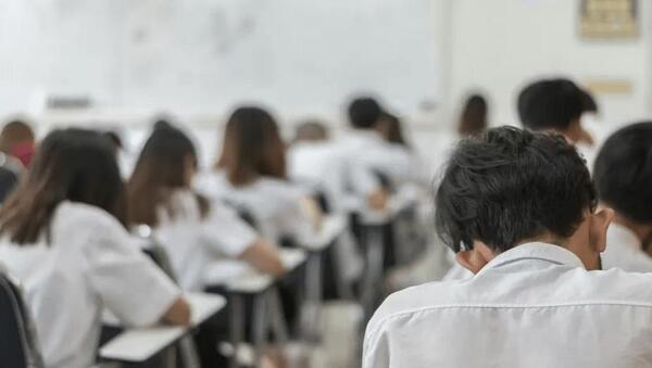 Estiman migración de alumnos de hasta el 10% de colegios privados a públicos