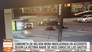 Camioneta de Nelson Mora involucrada en accidente