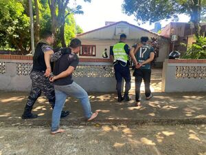 Liberaron a presuntos delincuentes que supuestamente intentaban asaltar frente a sucursal bancaria