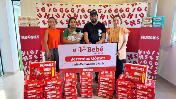 Huggies® premia al primer bebé del 2026 con pañales gratis por un año - trece