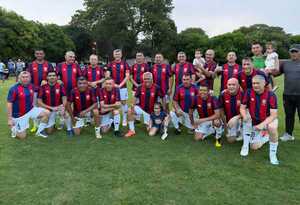 Popular / Comandancia alzó la copa de Campeón