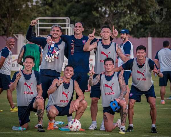 Jorge Bava: “Gatito Fernández está compitiendo cabeza a cabeza con Arias” - Cerro Porteño - ABC Color