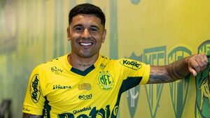 Antonio Galeano ya se viste de Mirassol