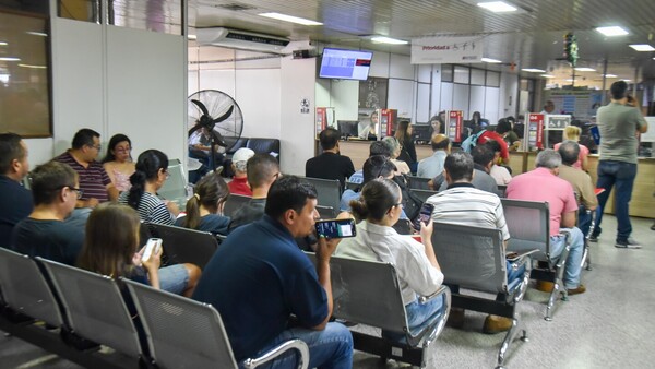 Asunción: Gran concurrencia para el pago de licencias y tributos