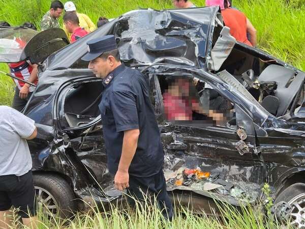 Dos muertos y un herido a causa de profundo bache sobre ruta PY08 - Nacionales - ABC Color