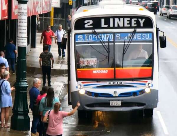Critican a Peña por usar IA en video sobre reforma del transporte público - Política - ABC Color