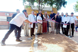 Salud reforzó la red pública de servicios especializados en la XIII Región Sanitaria: intendente Acevedo presente en ceremonias  - El Nordestino