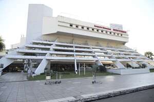 Migraciones adjudicó contrato por 22 millones de dólares con  secretismo - Política - ABC Color