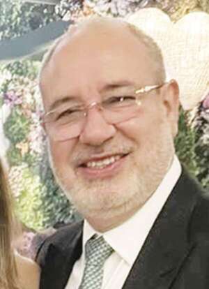 Itaipú prevé gastar G. 6.580 millones para alquiler de camiones en pleno año electoral - Política - ABC Color