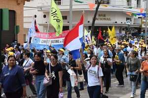 Sin reforma en Caja Fiscal, se  tendría que aumentar el IVA, advierte Barreto - Economía - ABC Color