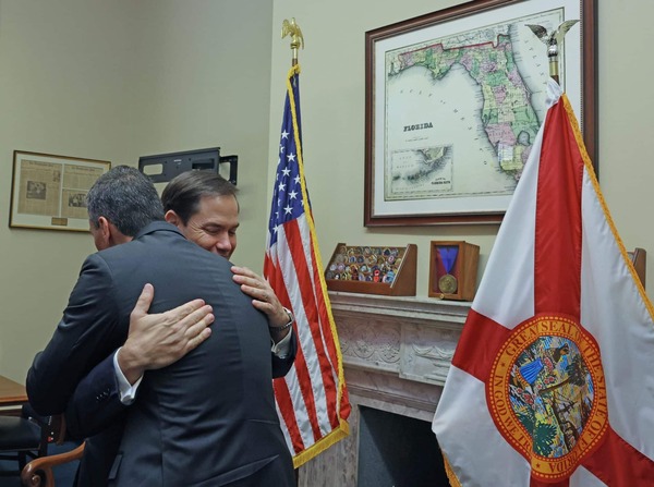 Peña y Marco Rubio abordan la crisis de Venezuela