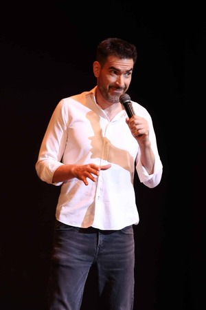 Juanse Buzó presenta "Es todo un tema" en El Paredón