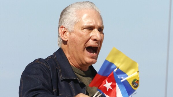 Cuba está “muy cerca de caer”, insiste Trump