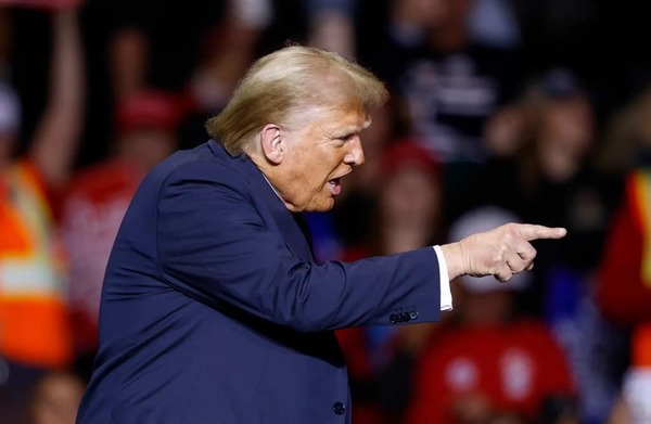 Trump anuncia ataques a cárteles que «controlan» México