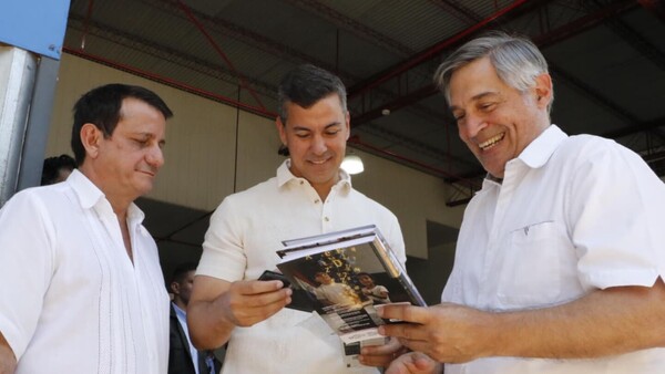 MEC ya cuenta con el 100% de los kits escolares y Peña inicia operativo de distribución