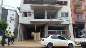 TRABAJADOR CAYÓ DESDE UN EDIFICIO EN PLENO CENTRO DE ENCARNACIÓN