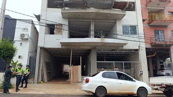 TRABAJADOR CAYÓ DESDE UN EDIFICIO EN PLENO CENTRO DE ENCARNACIÓN