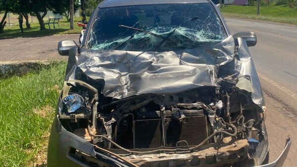 Una mesa de madera en la ruta provocó choque de vehículos en Villarrica