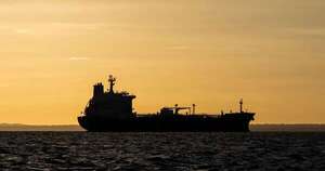 La Nación / Tres buques fletados llevan crudo venezolano a Estados Unidos