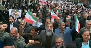 La Nación / Líder supremo iraní advierte que “no cederá” ante creciente ola de protestas