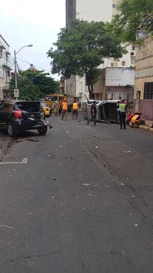 Cuádruple choque en pleno centro de Asunción