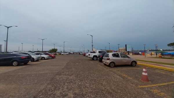 Debate por estacionamiento medido: autoridades se reúnen con vendedores y prestadores turísticos