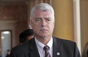 Arnoldo Wiens: "La gente no va a la educación pública porque ahorra, sino porque ya no le alcanza"