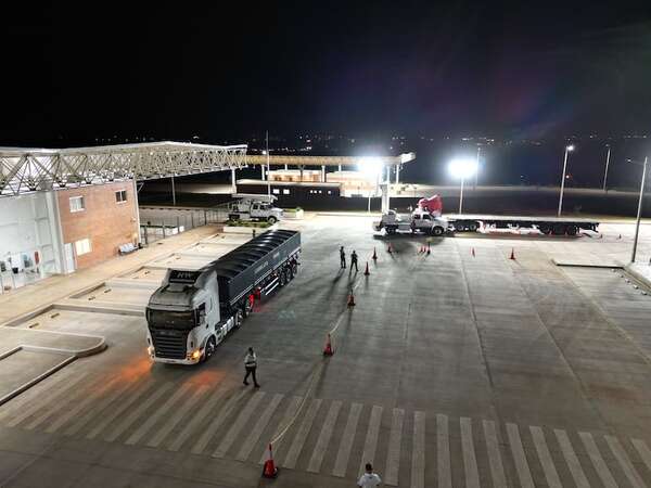 Buses de turismo podrían cruzar el puente de la Integración desde la segunda quincena de enero - ABC en el Este - ABC Color