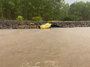 Prefectura nacional ayudó a su par de Argentina para el rescate de dos tripulantes de lancha encallada