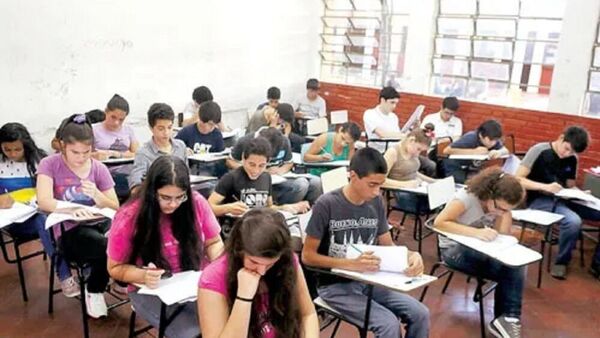 Alumnos que deban exámenes rendirán ya en diciembre a partir de este año