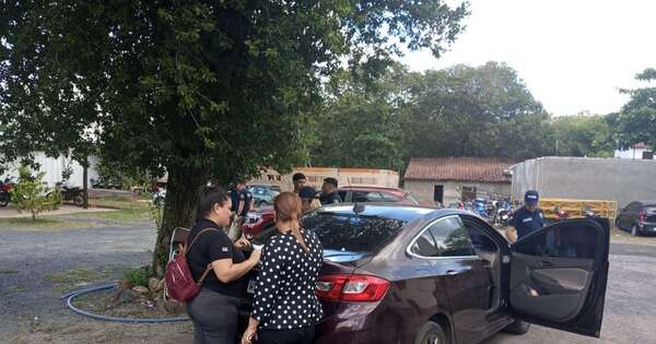 La Nación / Imputan a un hombre tras hallar cocaína en un vehículo durante control policial