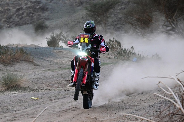 Dakar 2026: Brabec y Al-Attiyah dominan antes del descanso