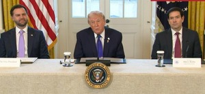 Trump alienta a petroleras de EE.UU. a invertir USD 100.000 millones en la reconstrucción de la industria petrolera venezolana