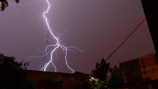 Tragedia en Caaguazú: hombre muere tras ser alcanzado por un rayo - trece
