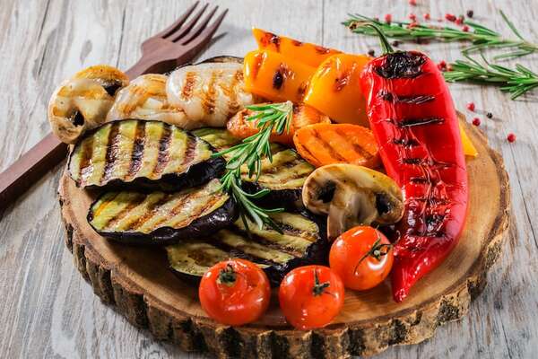 Cuatro vegetales que ganan protagonismo en la parrilla este verano - Gastronomía - ABC Color