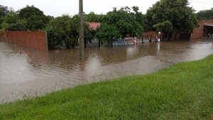 Doce familias fueron afectadas por desborde de arroyo tras fuertes lluvias en Carayaó, Caaguazú